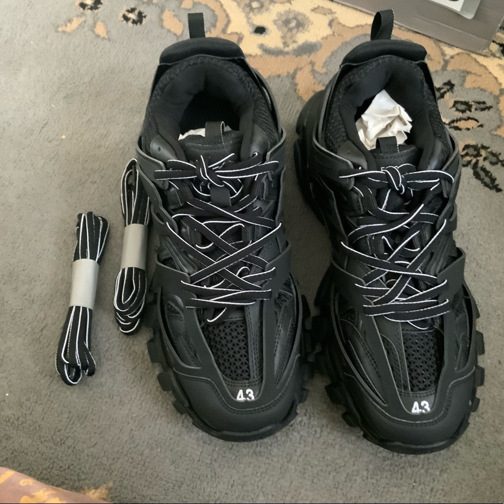 COPY - Balenciaga black